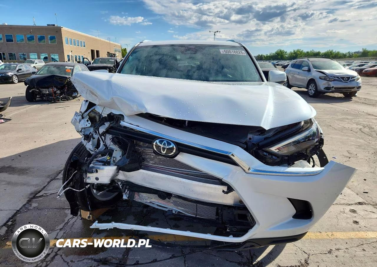 2026 Toyota Grand Highlander Hybrid Xle VIN:5TDACAB59TS102330 - 5