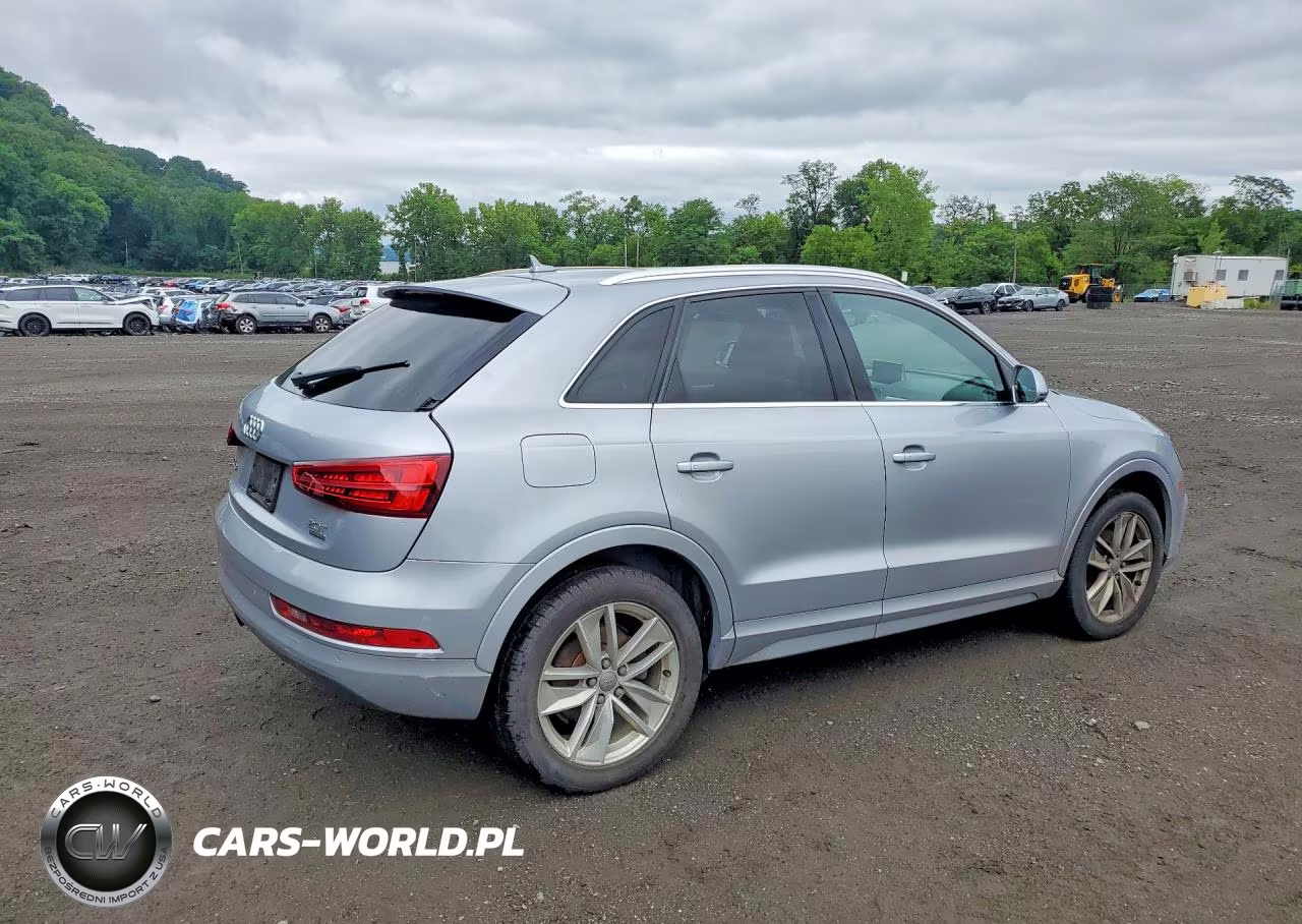 2016 Audi Q3 Premium Plus VIN:WA1EFCFS9GR017443 - 3