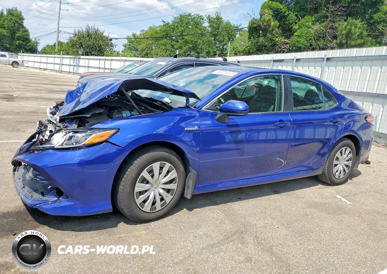 2018 Toyota Camry Le – zdjęcie 1 z 12