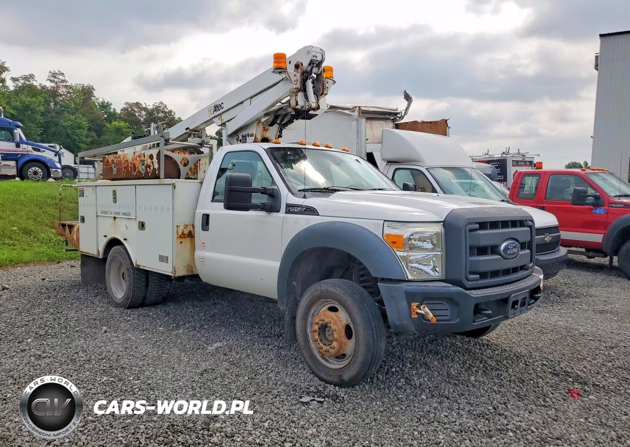 2012 Ford F450 Super Duty Bucket Truck VIN:1FDUF4HY6CEC63792 - 4
