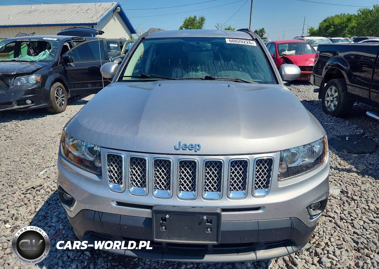 2016 Jeep Compass Latitude VIN:1C4NJCEA5GD716045 - 5