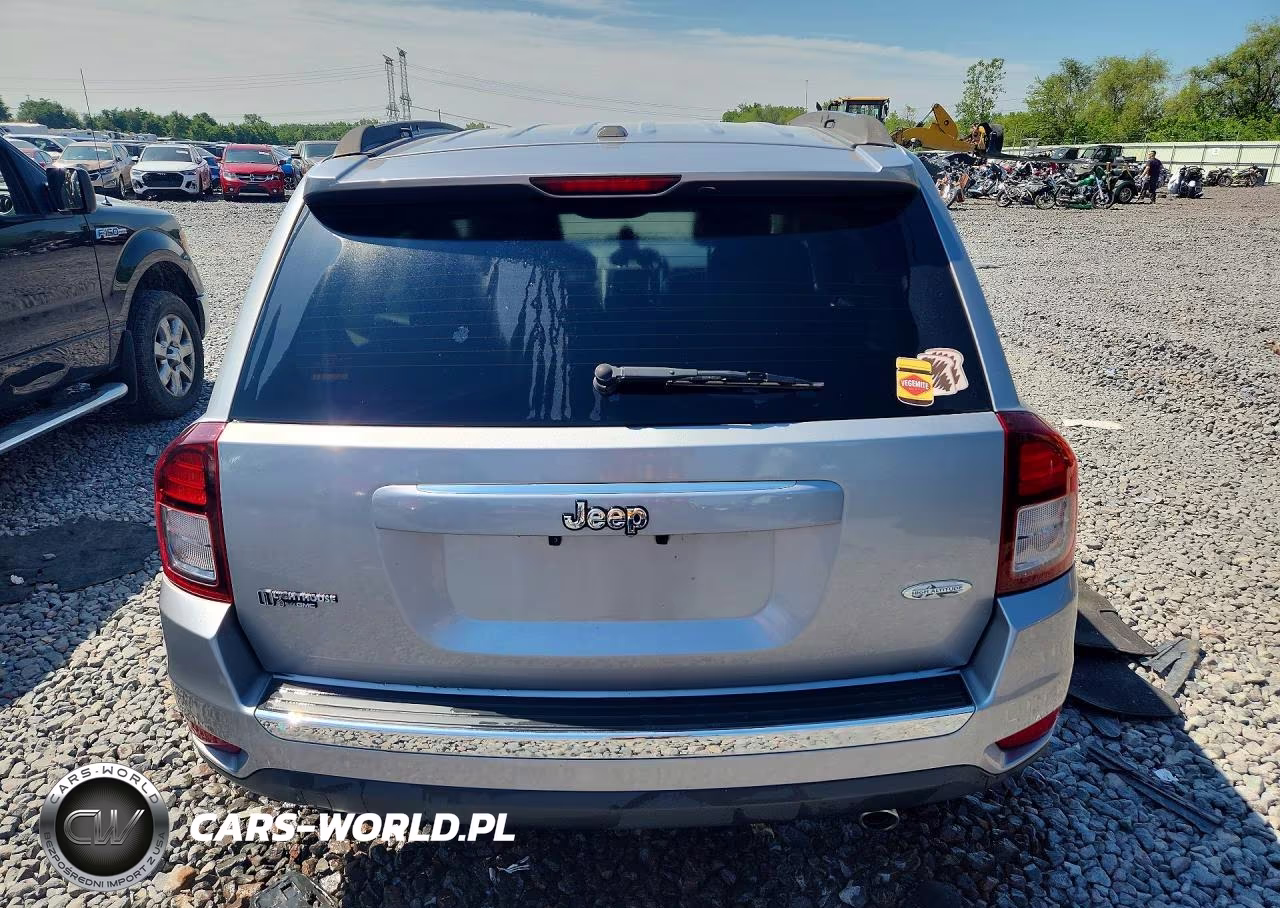 2016 Jeep Compass Latitude VIN:1C4NJCEA5GD716045 - 6