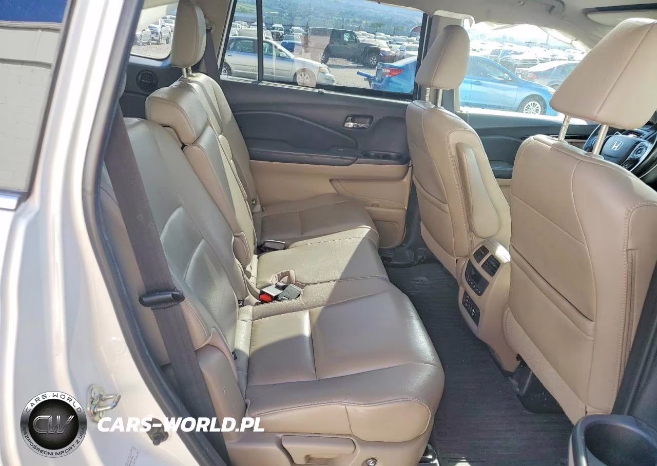 2016 Honda Pilot Touring VIN:5FNYF6H99GB077291 - 10