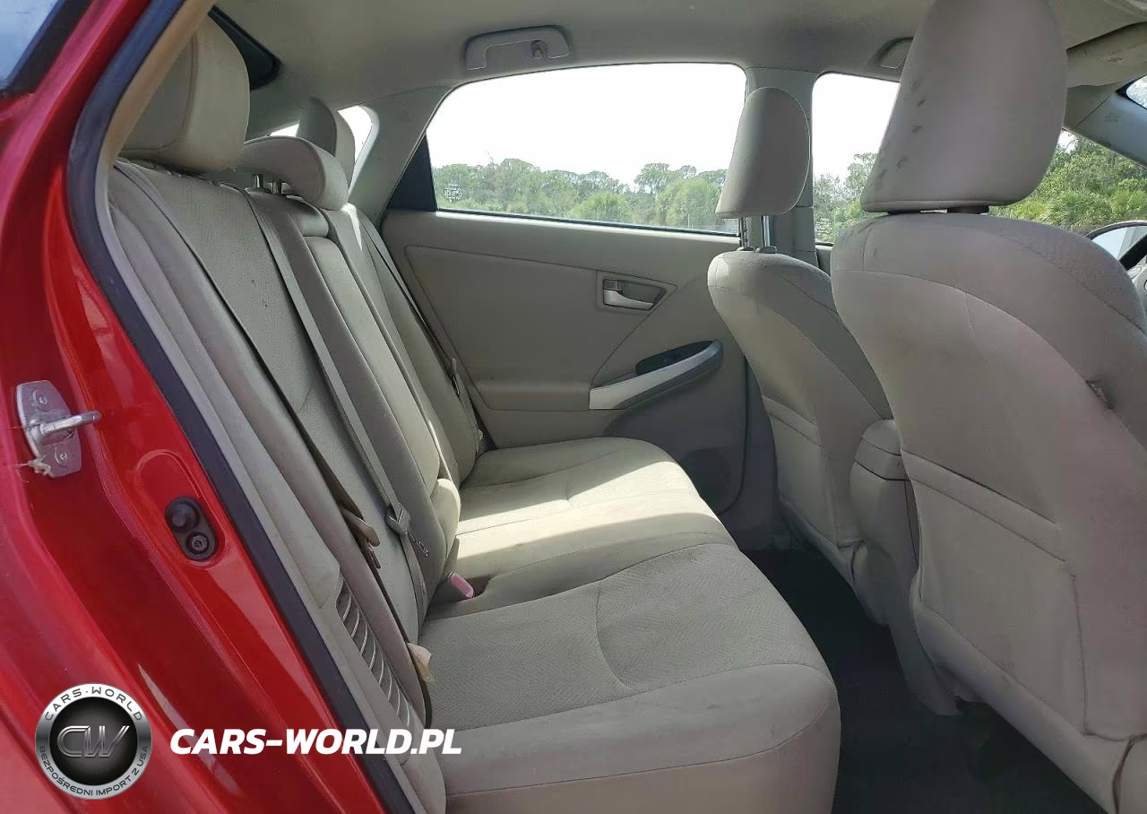 2013 Toyota Prius Two VIN:JTDKN3DU6D1726292 - 10