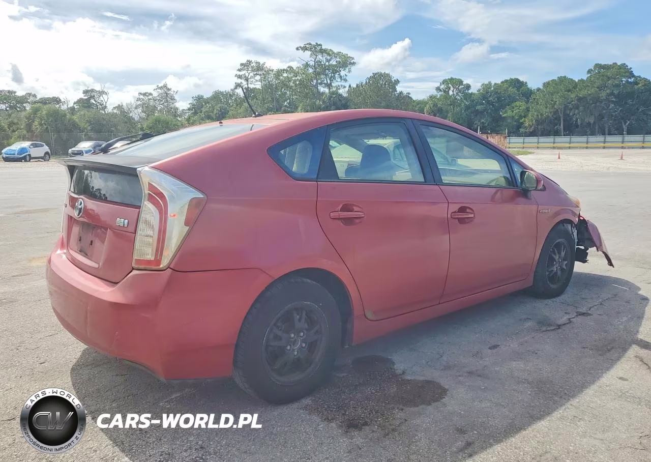 2013 Toyota Prius Two VIN:JTDKN3DU6D1726292 - 3