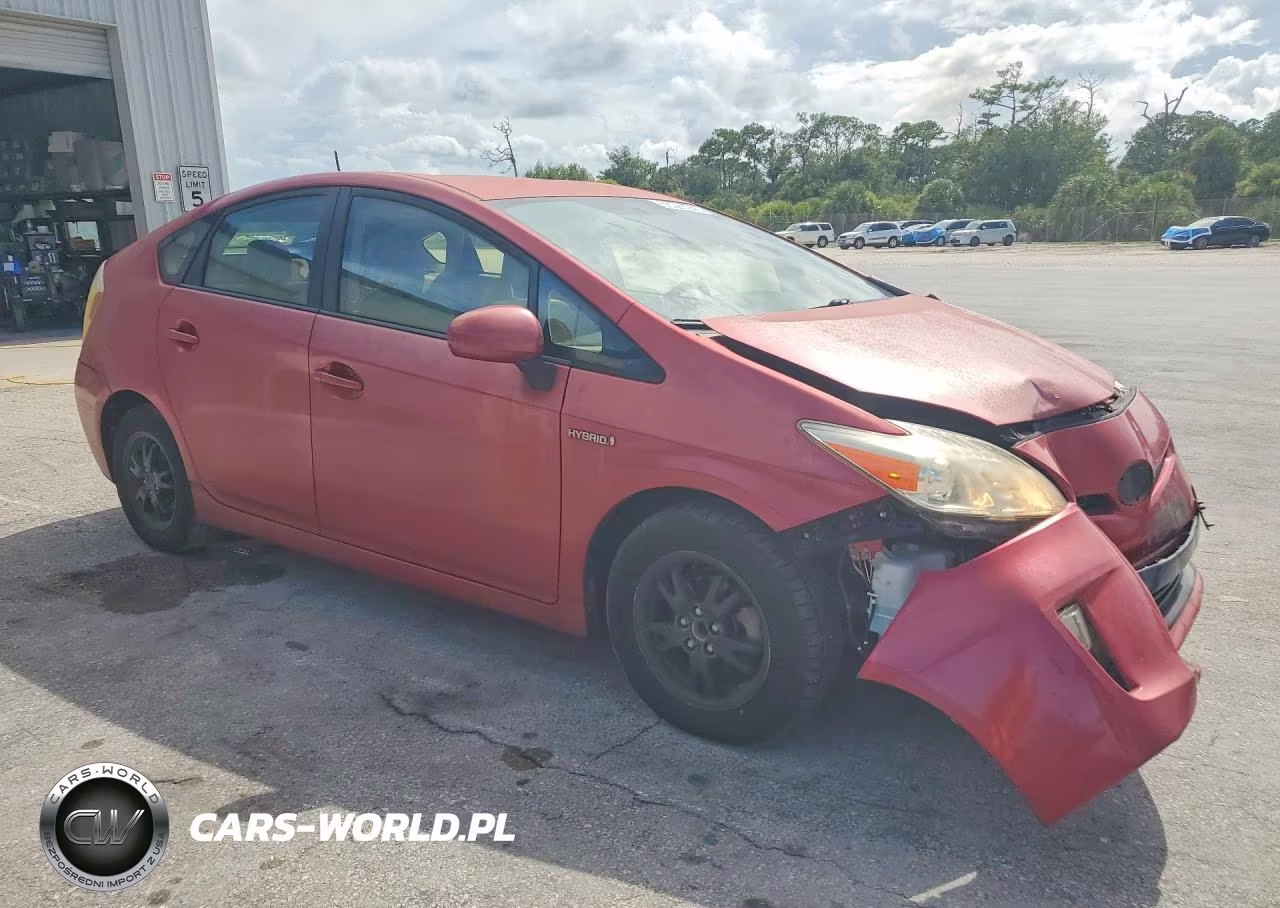 2013 Toyota Prius Two VIN:JTDKN3DU6D1726292 - 4