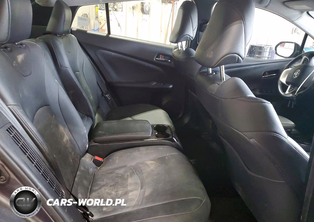 2017 Toyota Prius Prime Premium VIN:JTDKARFP8H3037628 - 10