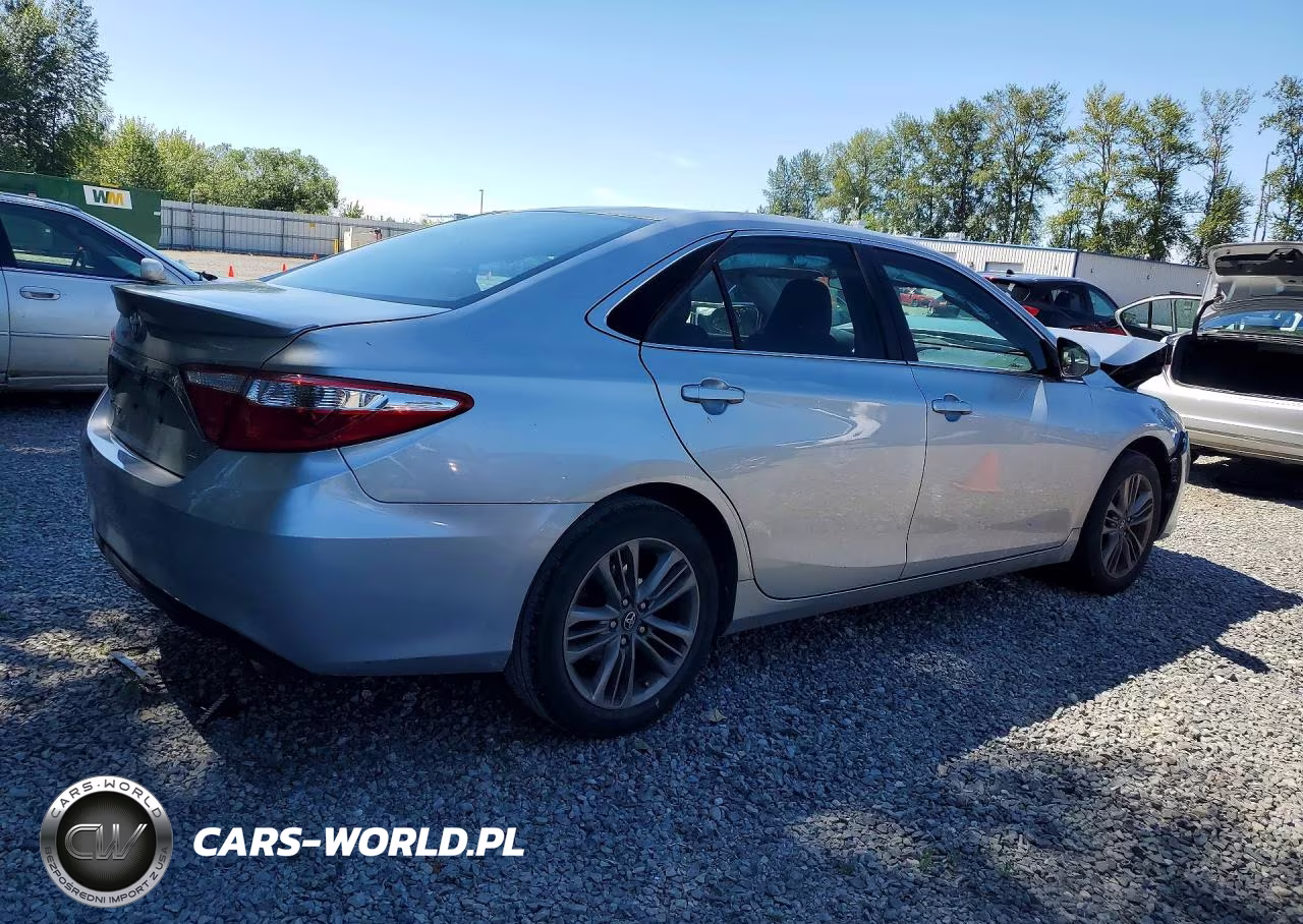 2017 Toyota Camry Se VIN:4T1BF1FK4HU647460 - 3