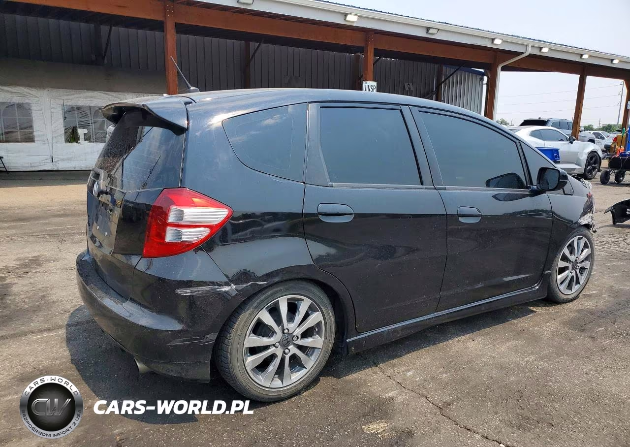 2012 Honda Fit Sport VIN:JHMGE8H51CC011864 - 3