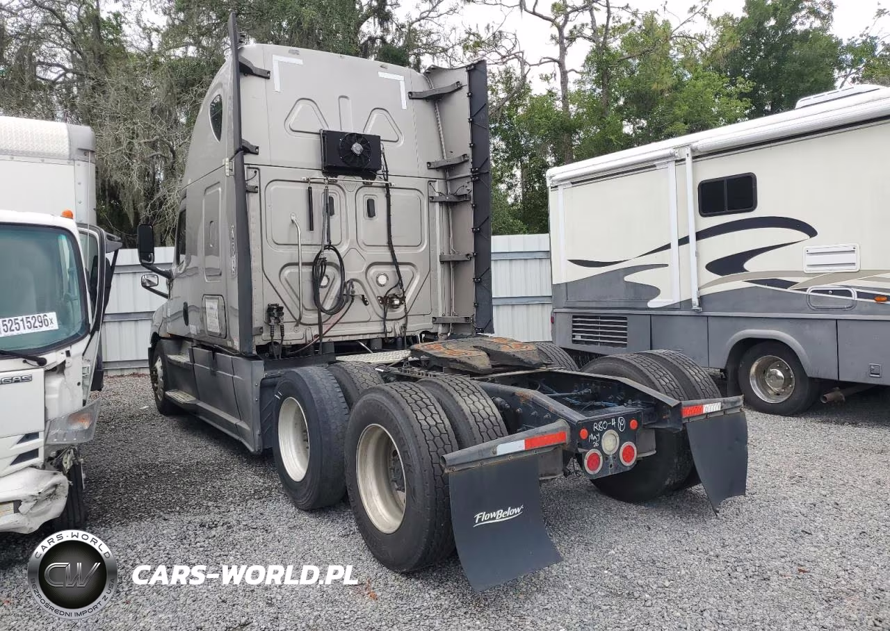2019 Freightliner Cascadia - Semi Truck VIN:3AKJHHDR7KSKB5289 - 3