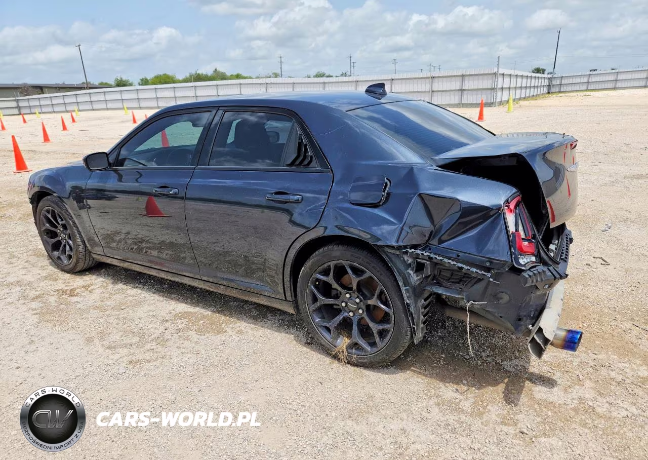 2019 Chrysler 300 Touring VIN:2C3CCAAG4KH700936 - 2