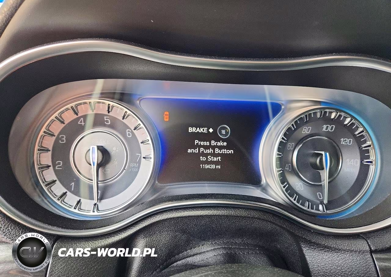 2019 Chrysler 300 Touring VIN:2C3CCAAG4KH700936 - 9