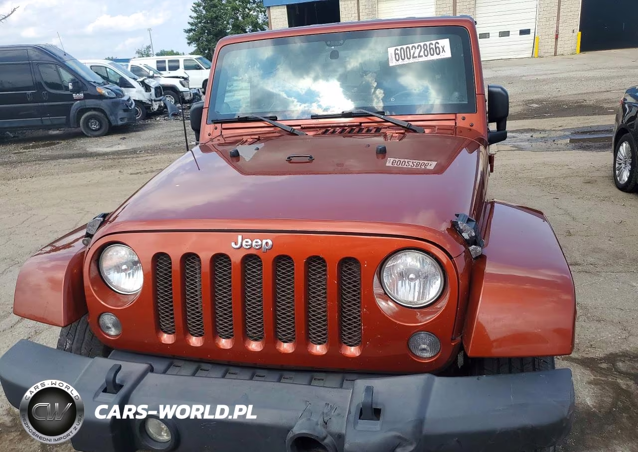 2014 Jeep Wrangler Unlimited Sahara VIN:1C4BJWEG9EL261924 - 5