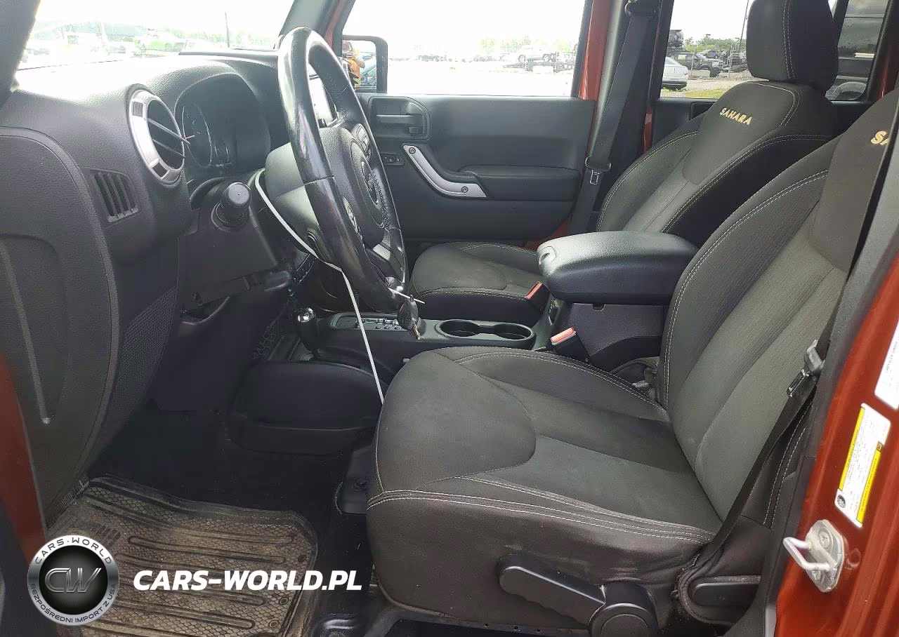 2014 Jeep Wrangler Unlimited Sahara VIN:1C4BJWEG9EL261924 - 7