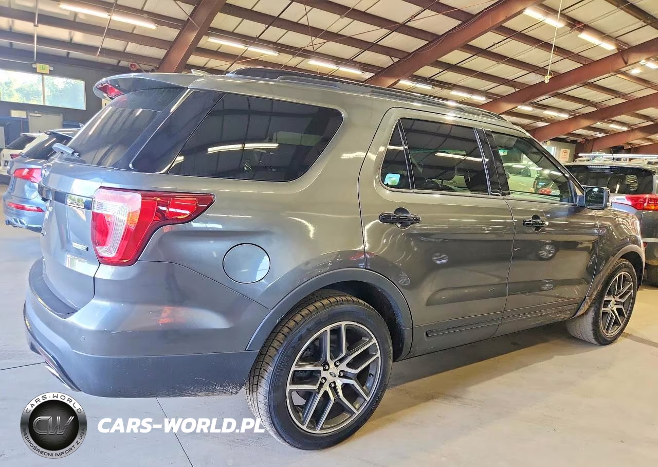 2016 Ford Explorer Sport VIN:1FM5K8GT1GGA21824 - 3