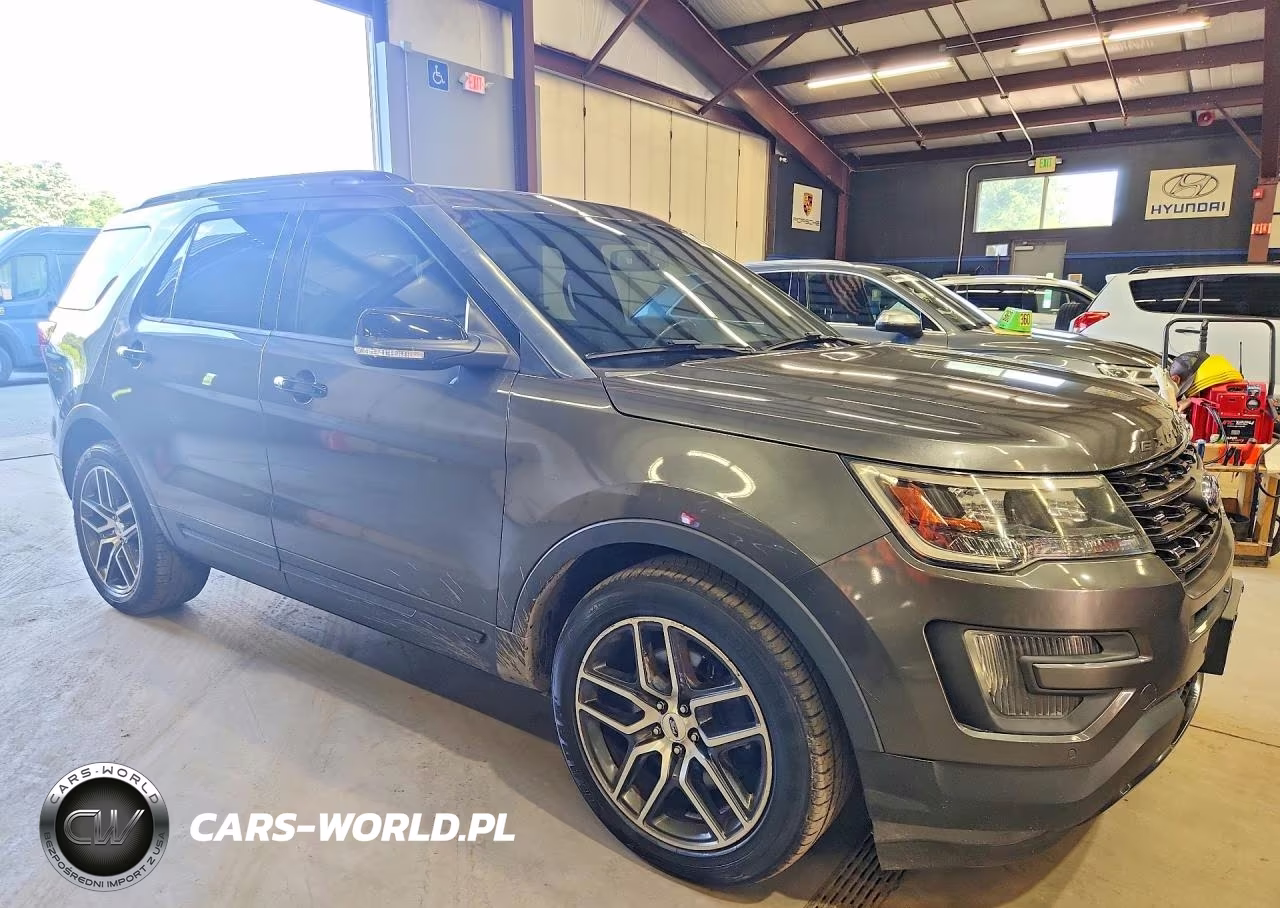 2016 Ford Explorer Sport VIN:1FM5K8GT1GGA21824 - 4