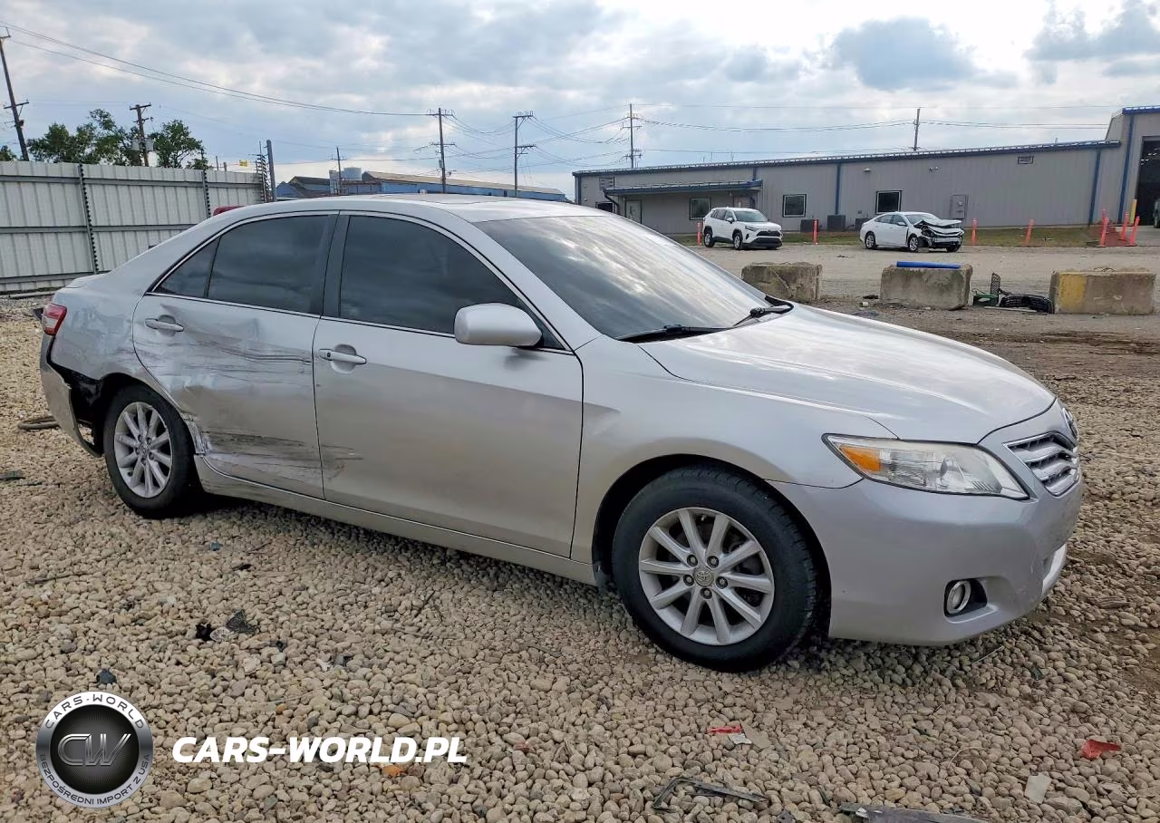 2011 Toyota Camry Xle VIN:4T4BF3EK8BR193918 - 4