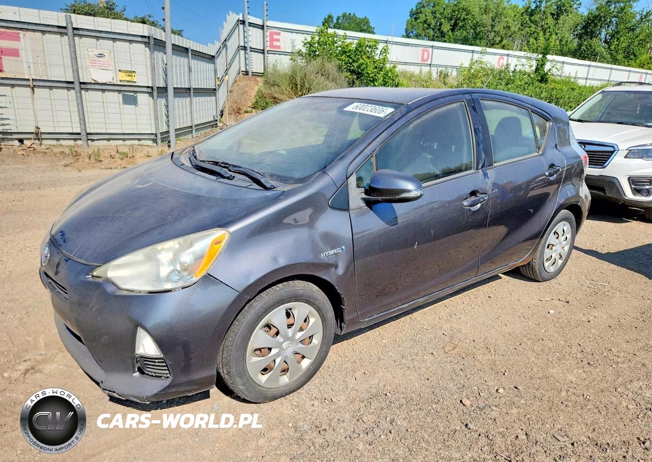 2013 Toyota Prius C Two – zdjęcie 1 z 12