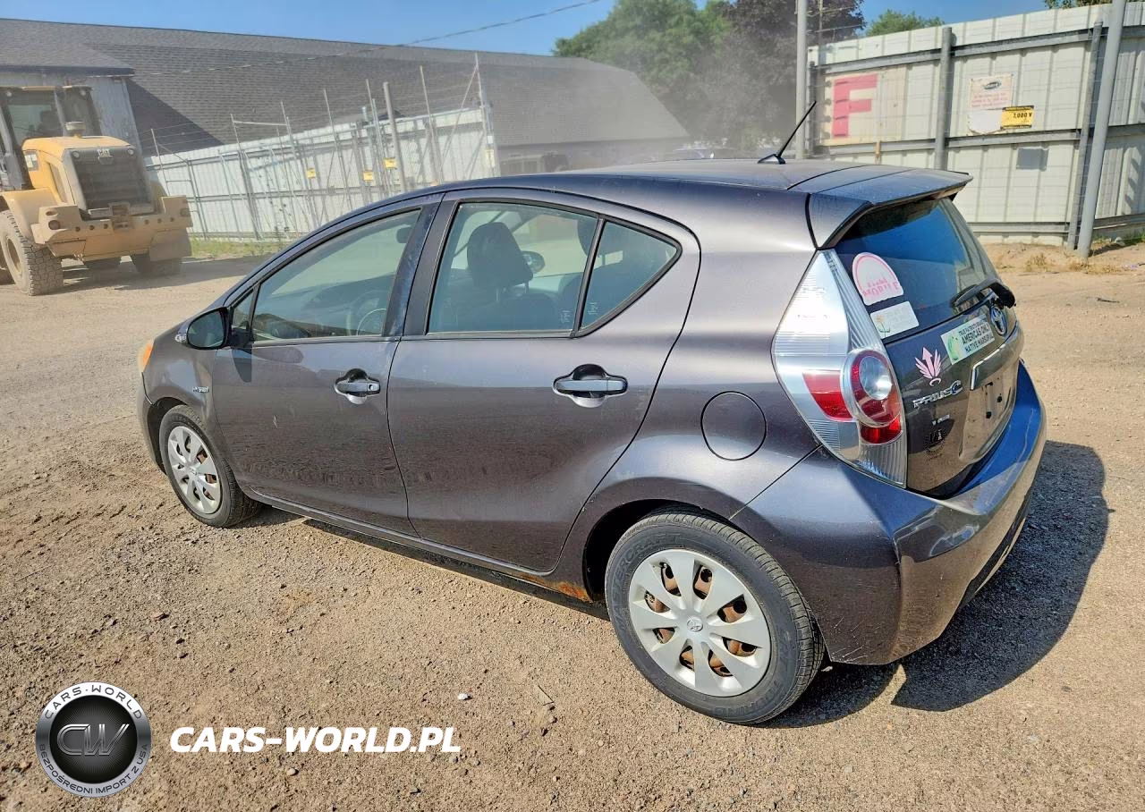 2013 Toyota Prius C Two VIN:JTDKDTB35D1528493 - 2