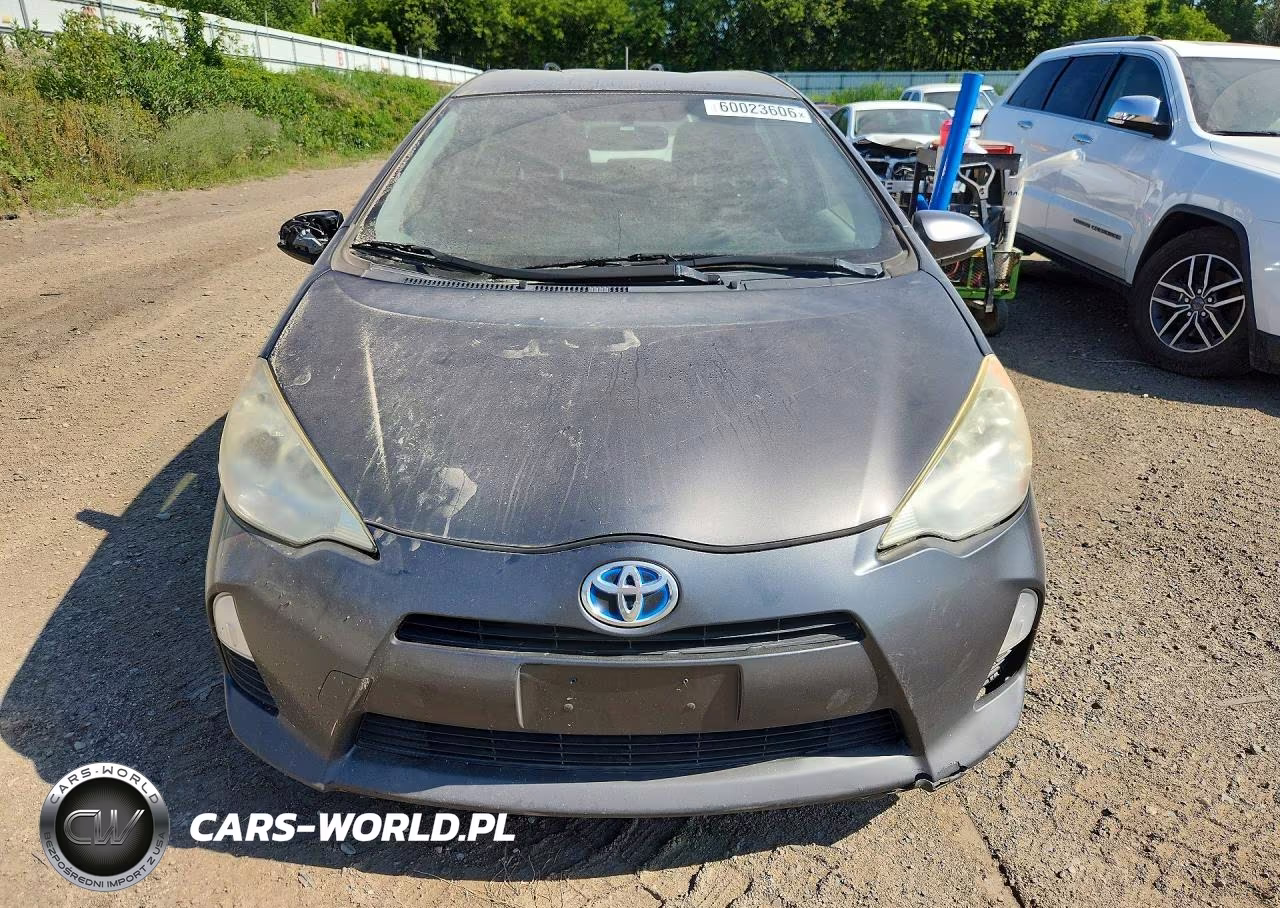 2013 Toyota Prius C Two VIN:JTDKDTB35D1528493 - 5