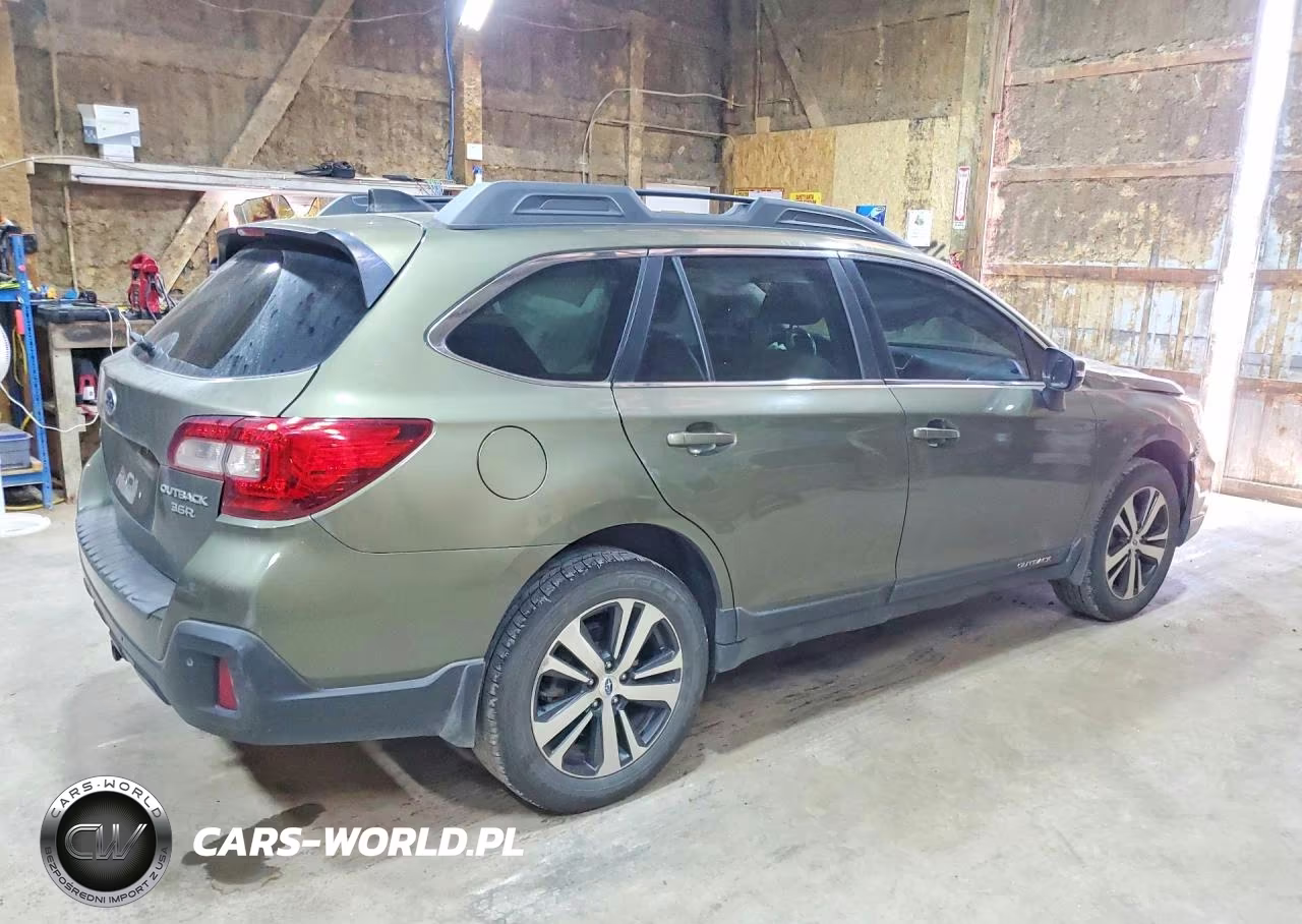 2018 Subaru Outback 3.6R Limited VIN:4S4BSENC7J3203143 - 3