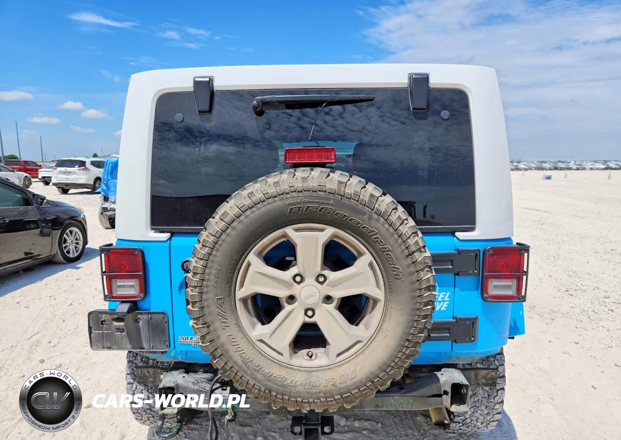 2017 Jeep Wrangler Unlimited Sahara VIN:1C4HJWEG5HL633693 - 6