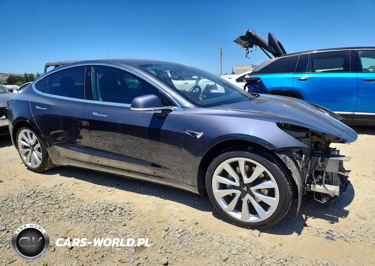 2018 Tesla Model 3 VIN:5YJ3E1EB4JF145382 - 4