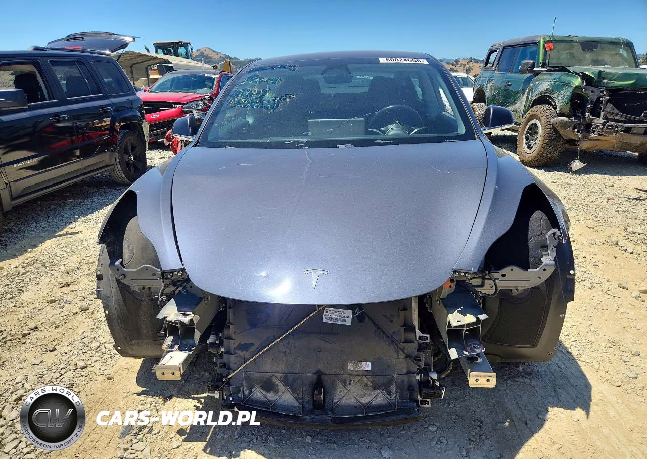 2018 Tesla Model 3 VIN:5YJ3E1EB4JF145382 - 5