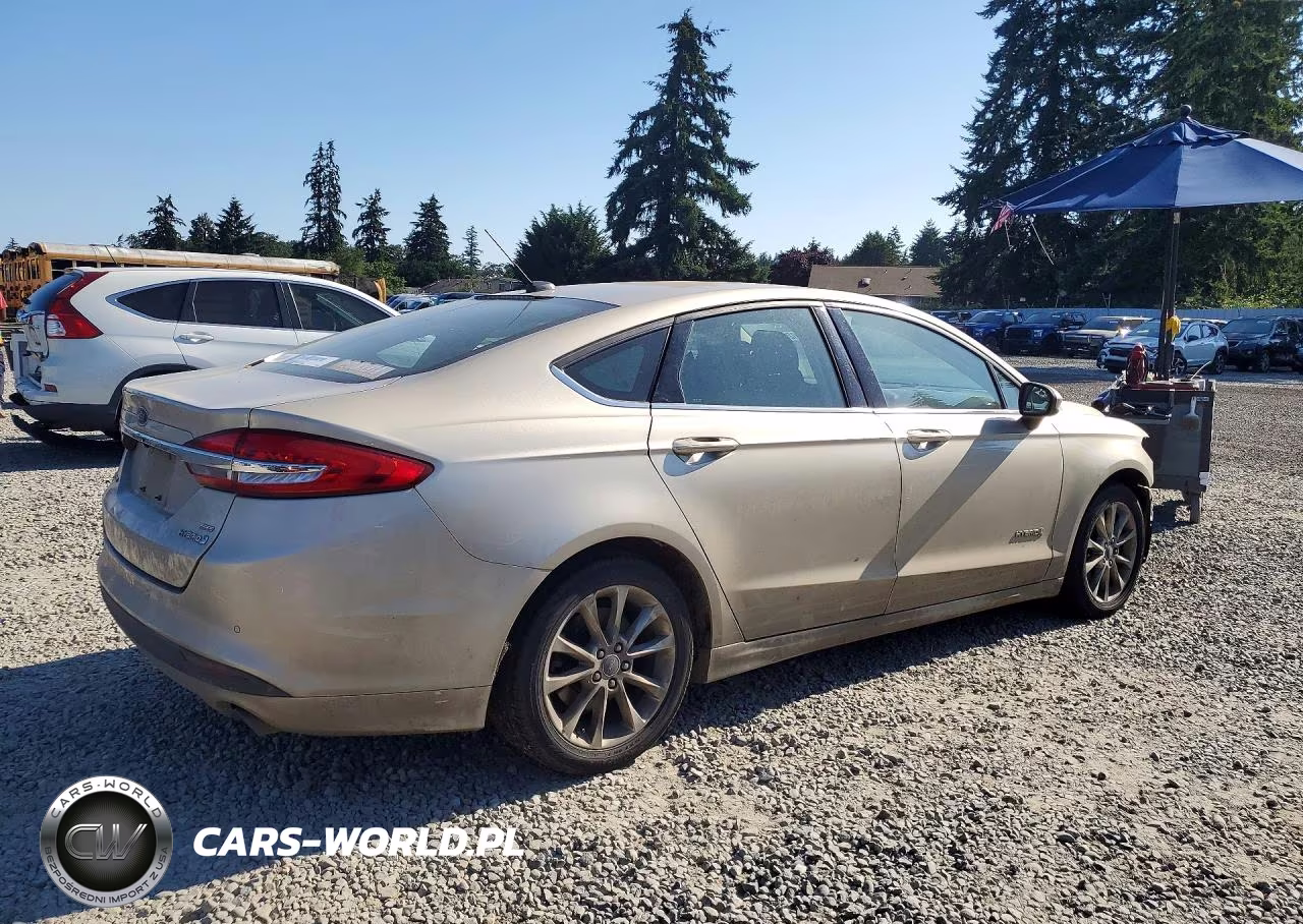 2017 Ford Fusion Se Hybrid VIN:3FA6P0LU7HR110940 - 3
