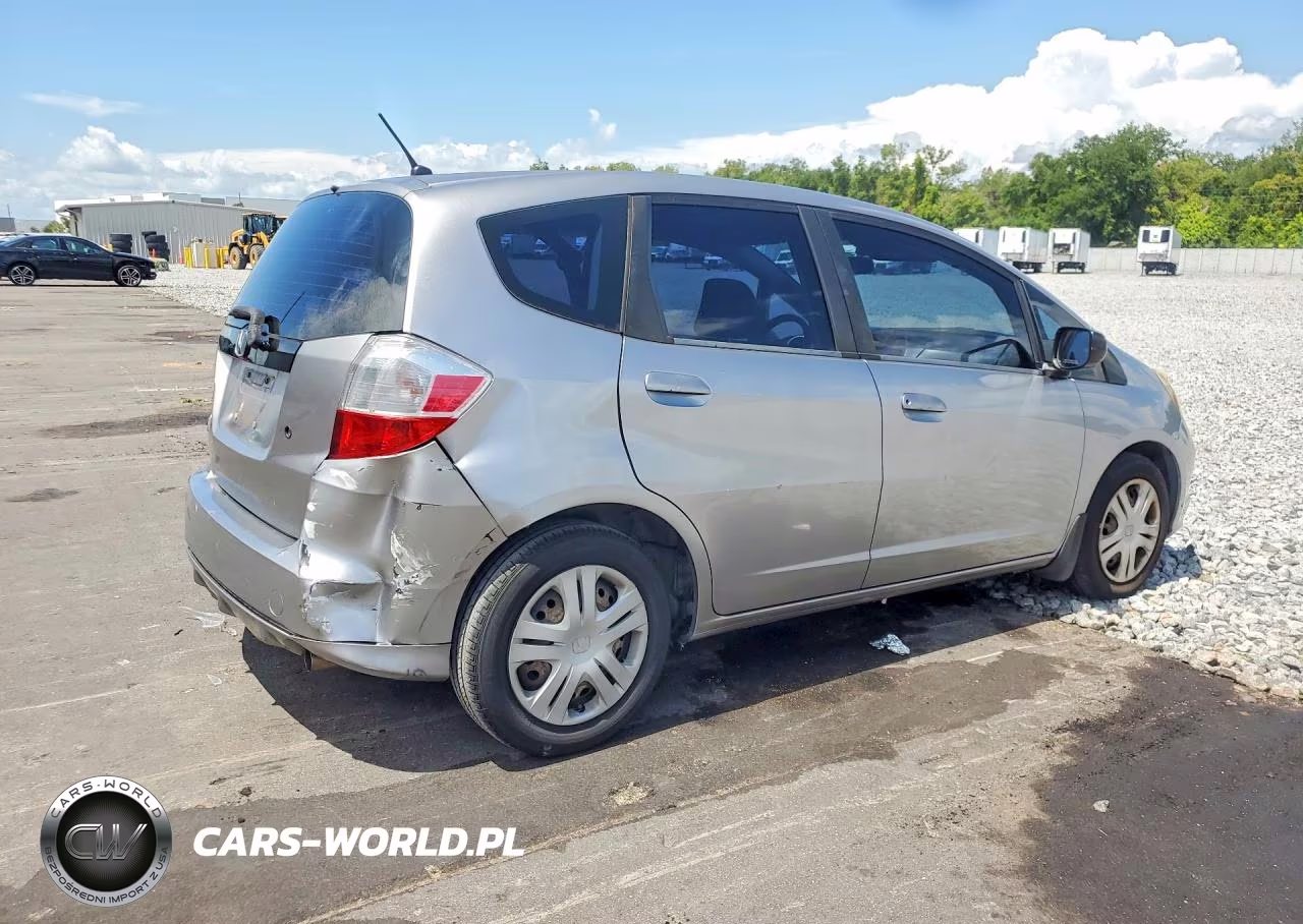 2010 Honda Fit VIN:JHMGE8H29AS017520 - 3