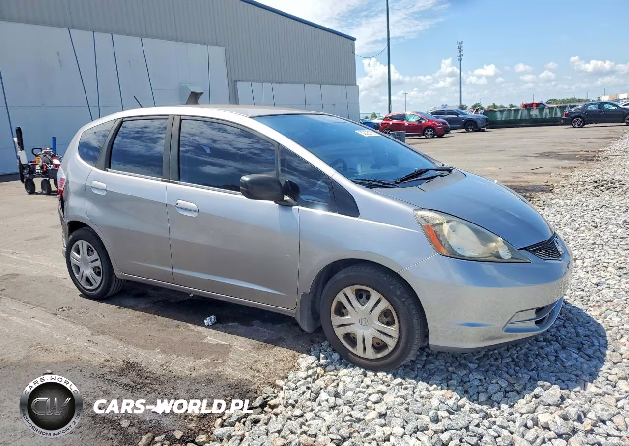 2010 Honda Fit VIN:JHMGE8H29AS017520 - 4