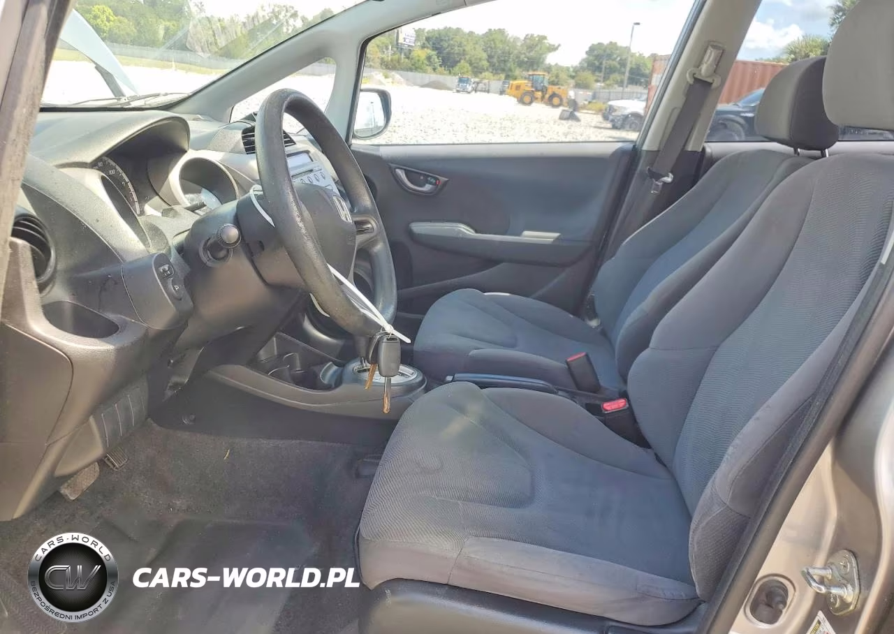 2010 Honda Fit VIN:JHMGE8H29AS017520 - 7