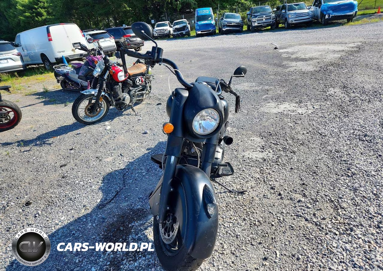 2019 Indian Motorcycle Co. Chief Dark Horse VIN:56KCCDAA5K3370049 - 2