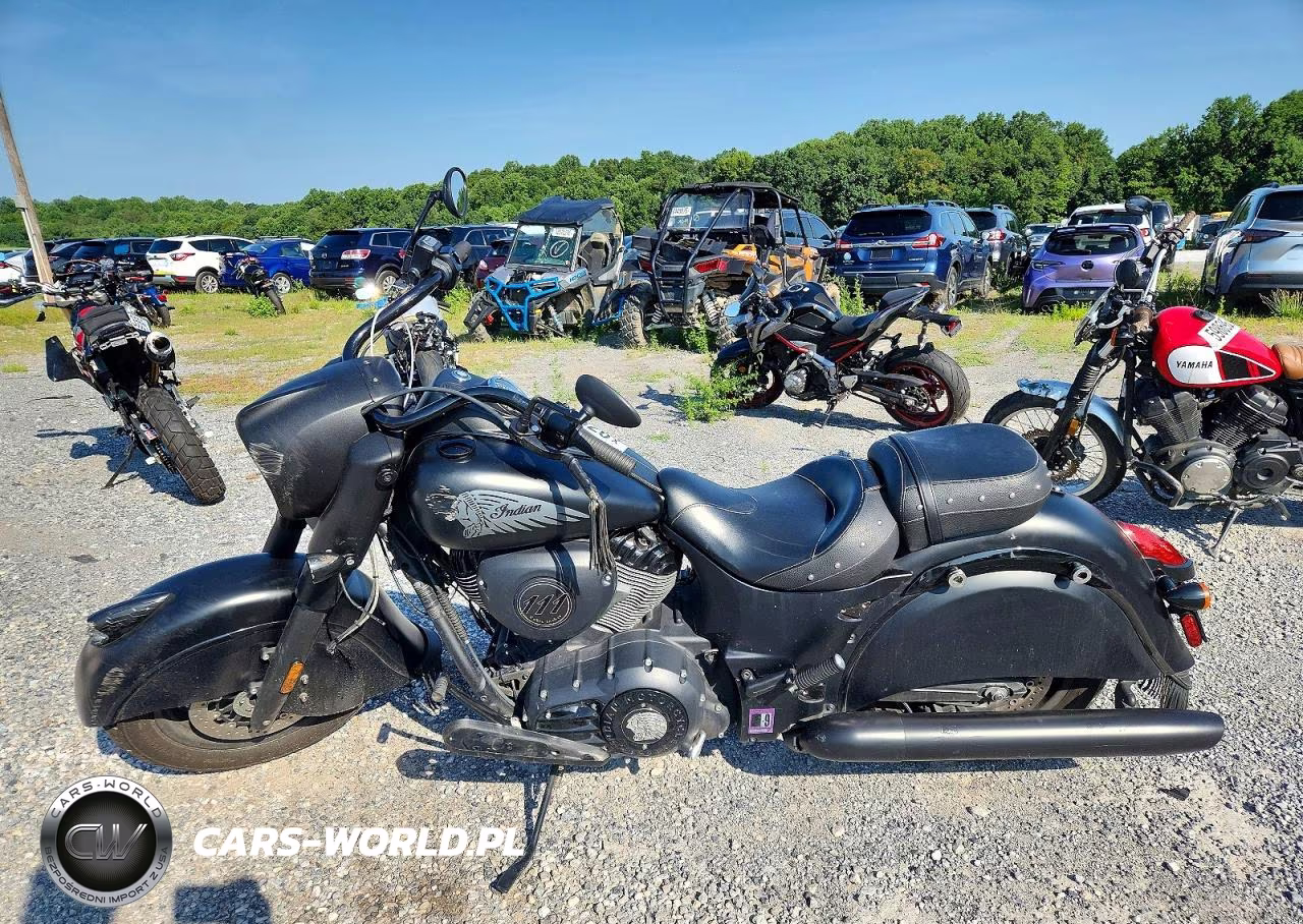 2019 Indian Motorcycle Co. Chief Dark Horse VIN:56KCCDAA5K3370049 - 3