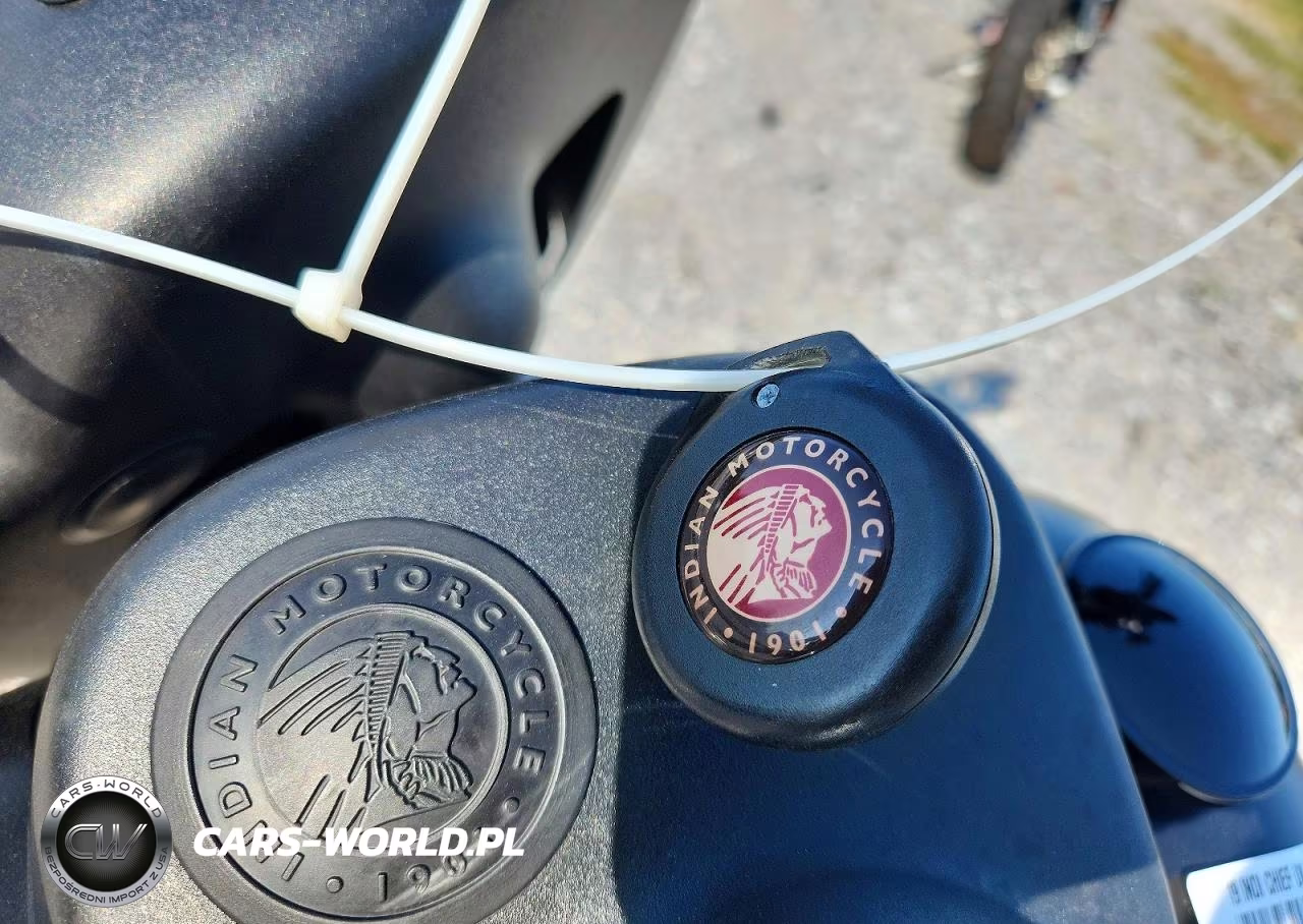 2019 Indian Motorcycle Co. Chief Dark Horse VIN:56KCCDAA5K3370049 - 8