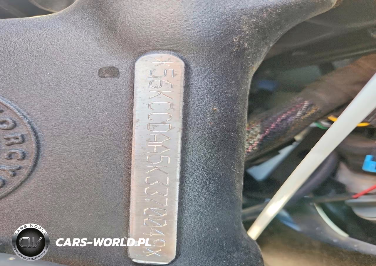 2019 Indian Motorcycle Co. Chief Dark Horse VIN:56KCCDAA5K3370049 - 9