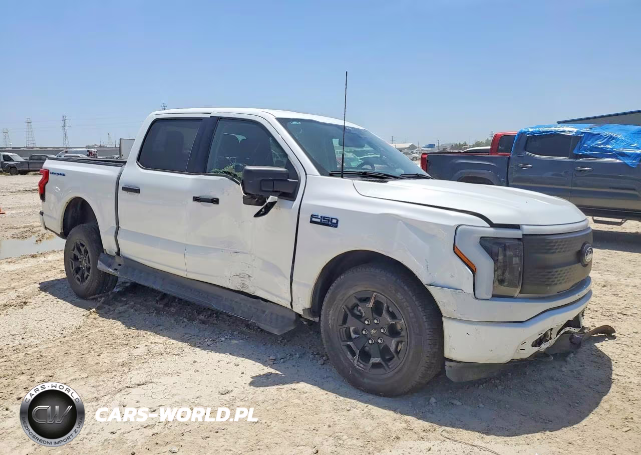2025 Ford F150 Lightning Xlt VIN:1FTVW3LK2SWG00831 - 4