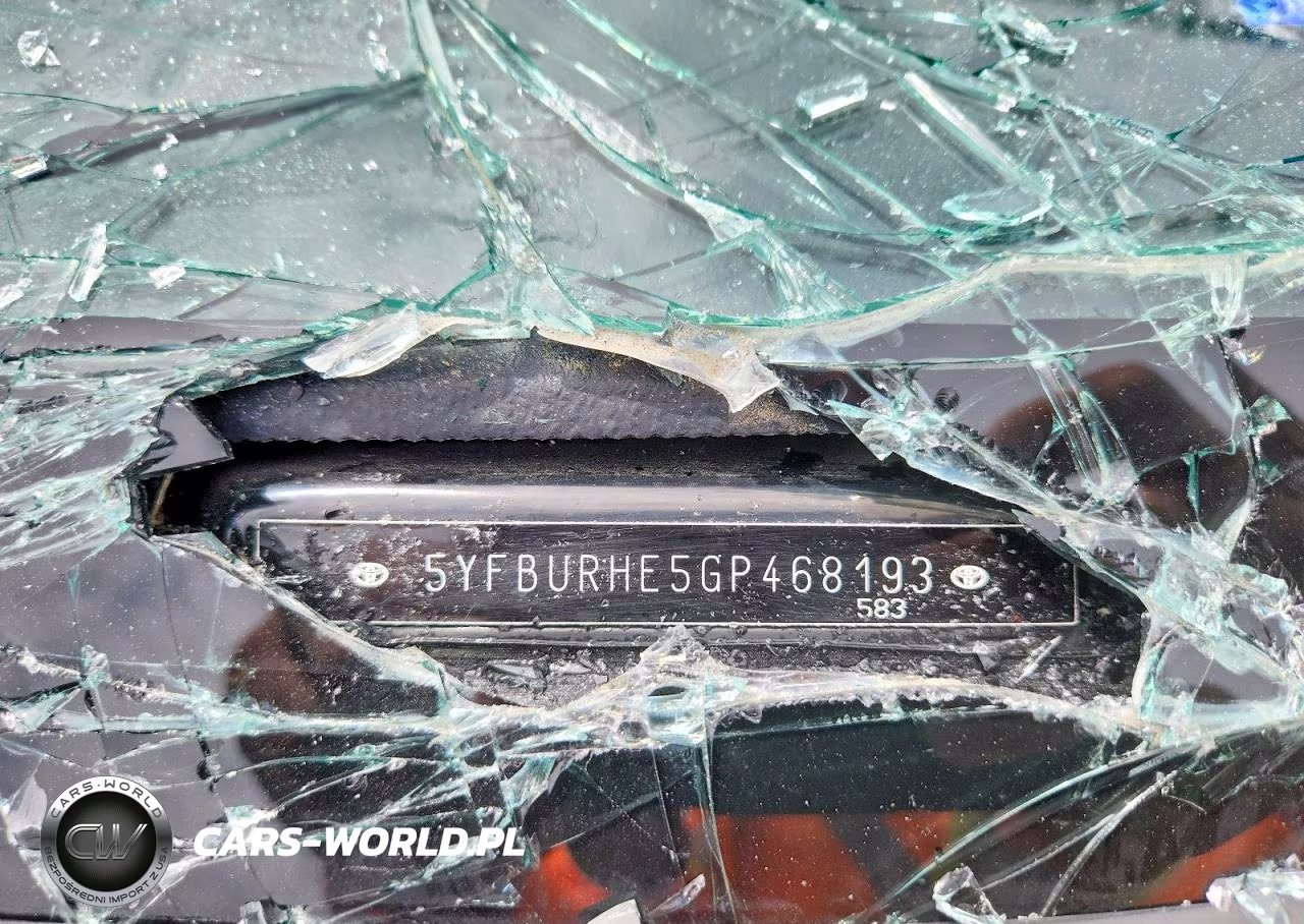 2016 Toyota Corolla S Plus VIN:5YFBURHE5GP468193 - 12