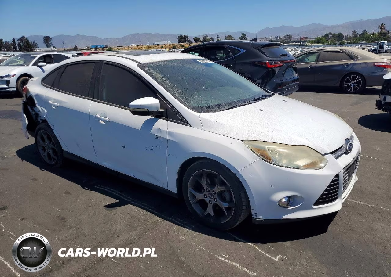 2014 Ford Focus Se VIN:1FADP3F28EL355484 - 4