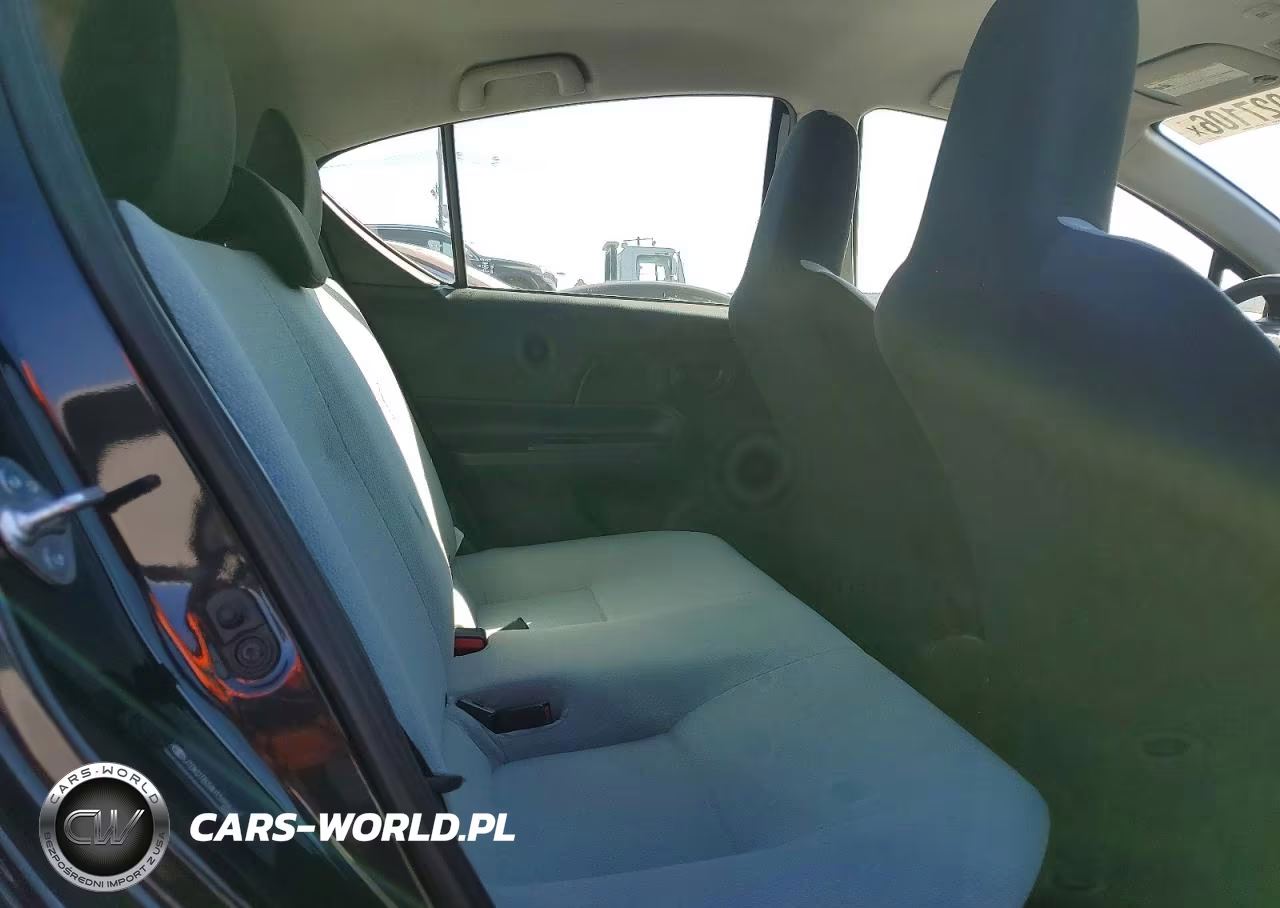 2017 Toyota Prius C One VIN:JTDKDTB34H1592627 - 10