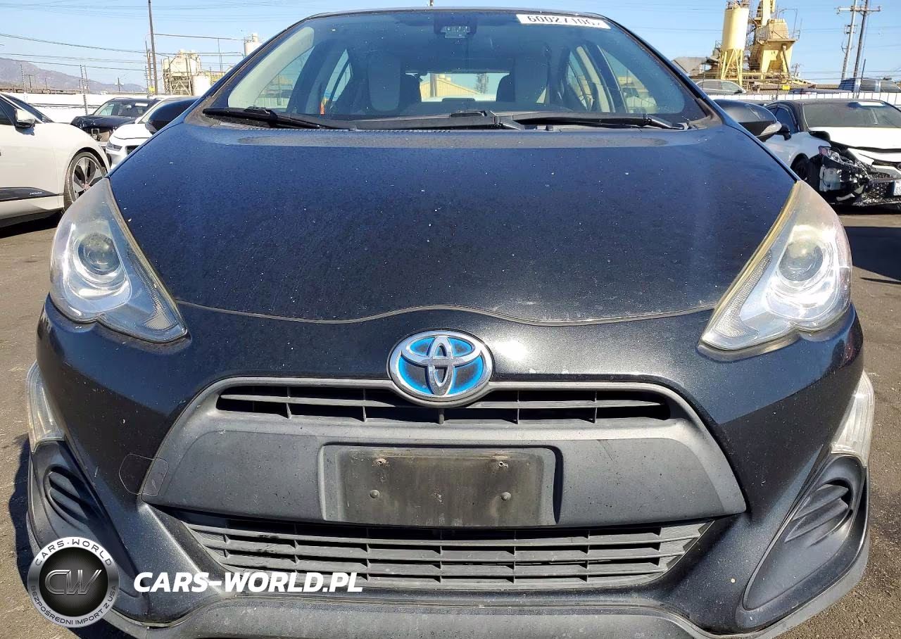 2017 Toyota Prius C One VIN:JTDKDTB34H1592627 - 5