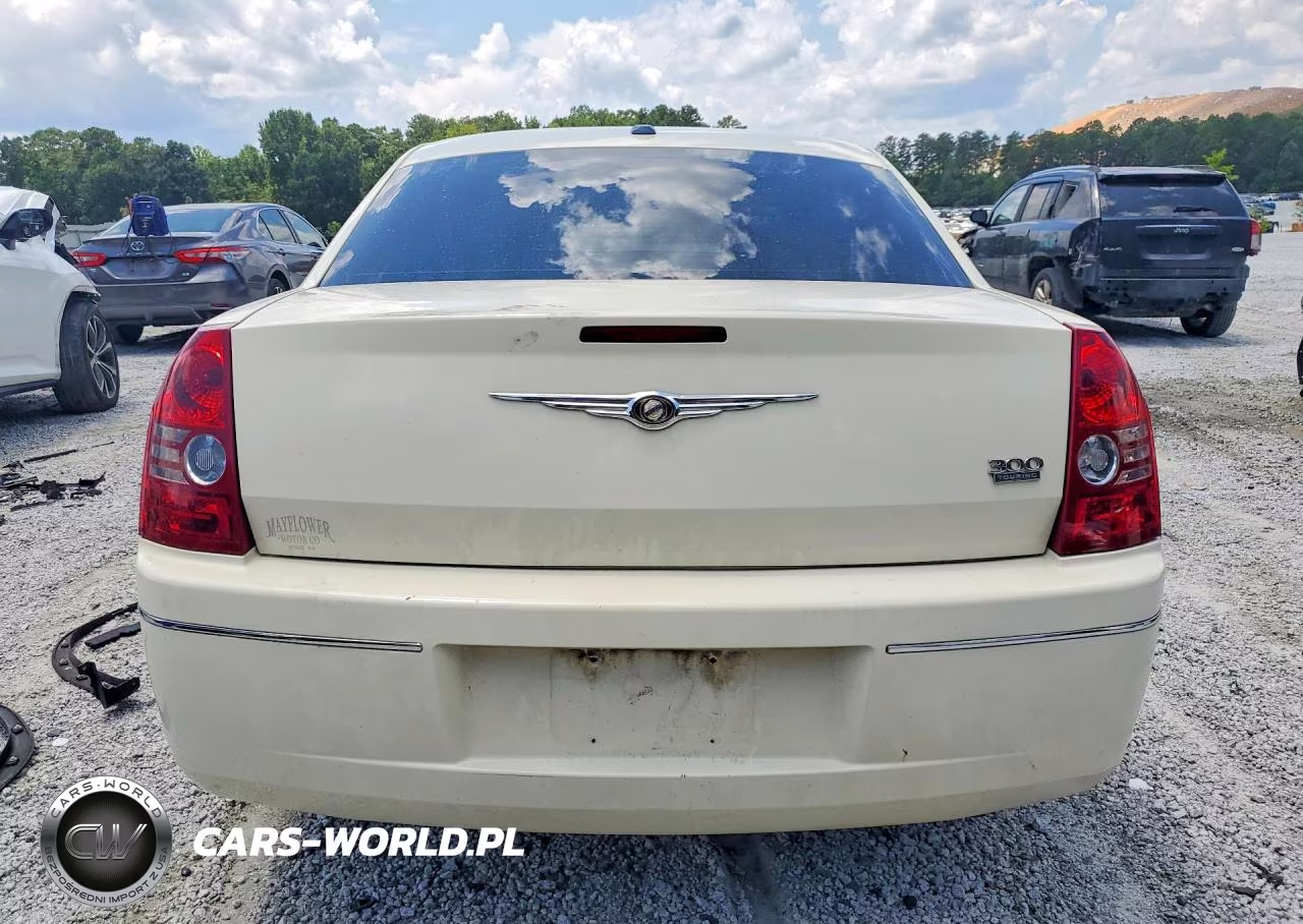 2010 Chrysler 300 Touring VIN:2C3CA5CV9AH265970 - 6