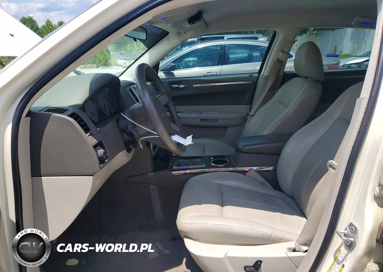 2010 Chrysler 300 Touring VIN:2C3CA5CV9AH265970 - 7