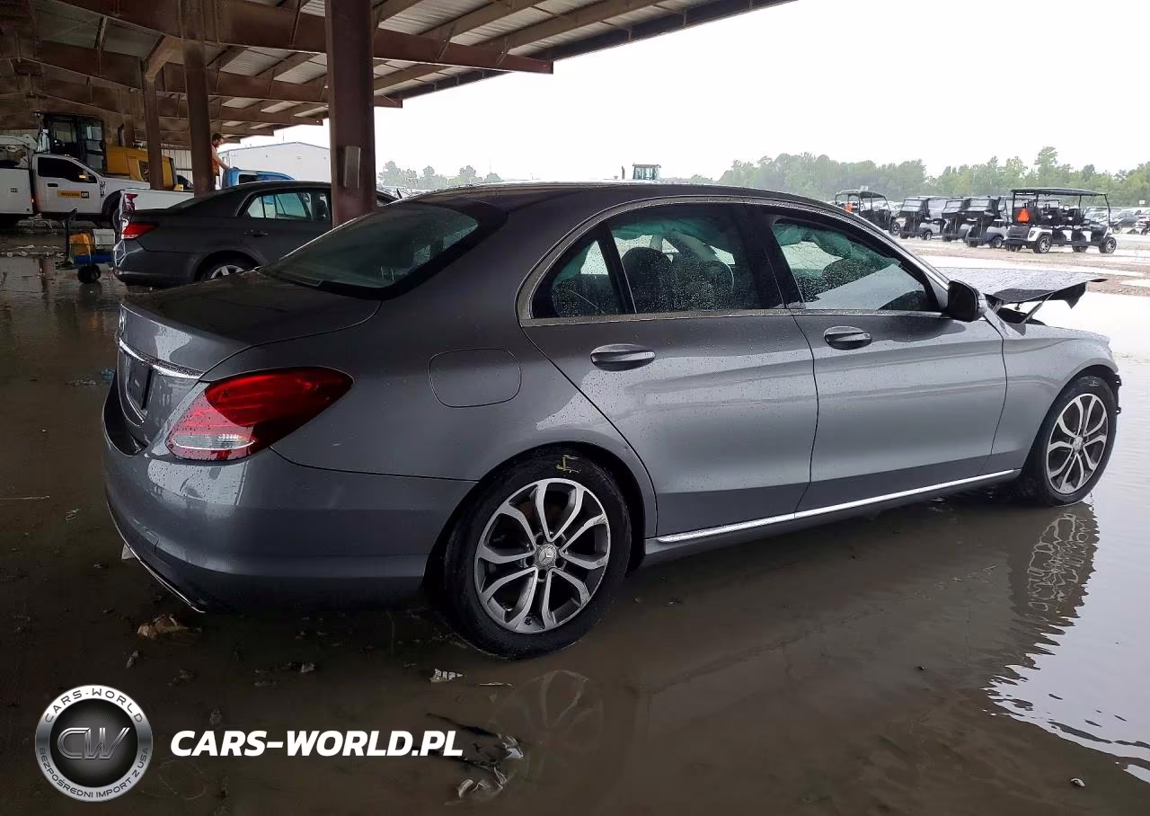 2016 Mercedes-Benz C 300 VIN:55SWF4JB2GU130372 - 3