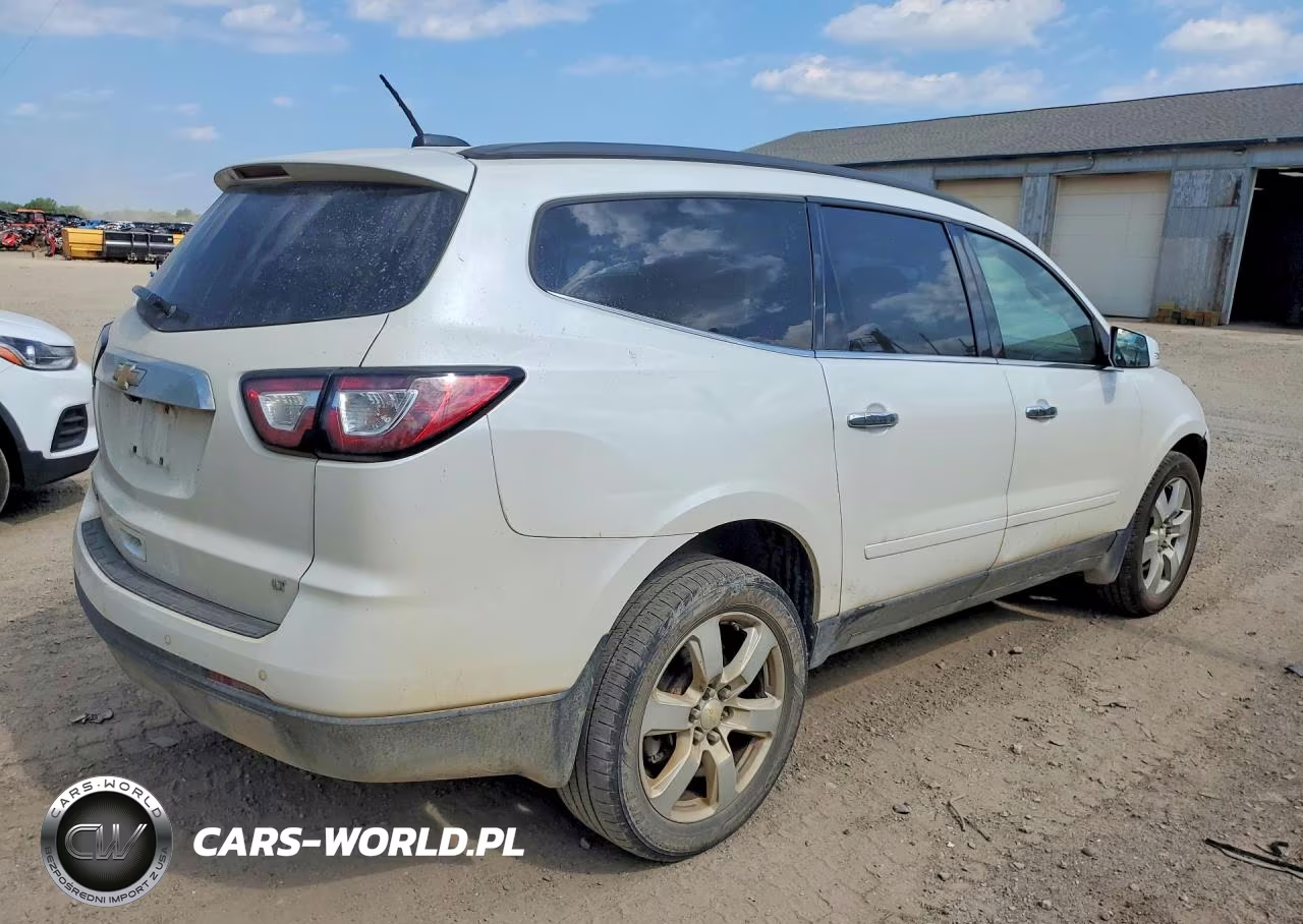 2017 Chevrolet Traverse VIN:1GNKRGKD5HJ334996 - 3