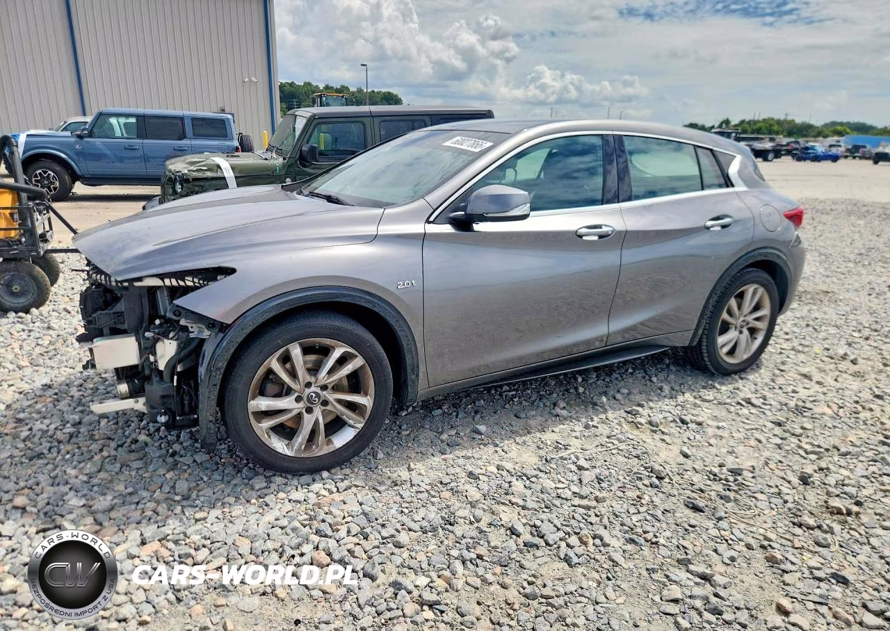 2018 Infiniti Qx30 Luxury – zdjęcie 1 z 12