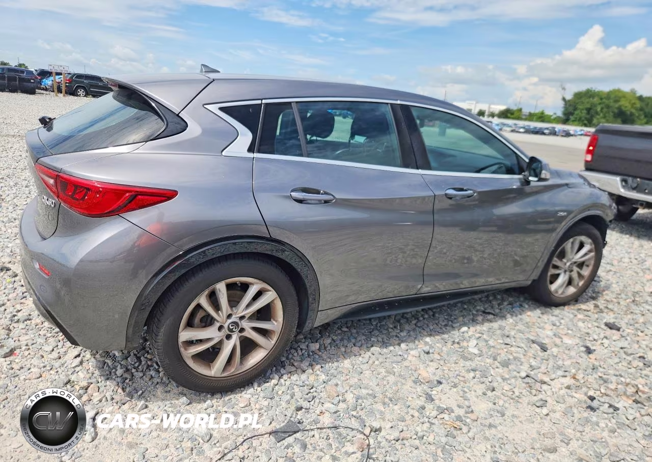 2018 Infiniti Qx30 Luxury VIN:SJKCH5CP4JA056396 - 3