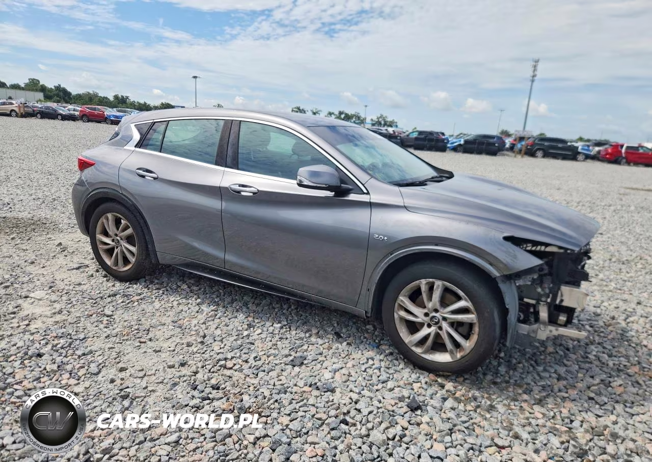 2018 Infiniti Qx30 Luxury VIN:SJKCH5CP4JA056396 - 4