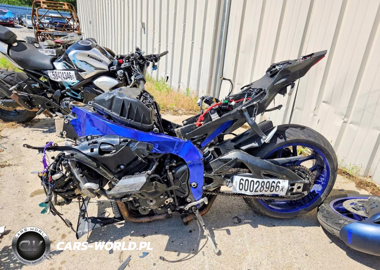2022 Yamaha Yzfr1 VIN:JYARN66E1NA002061 - 3