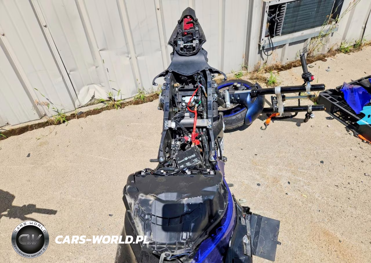 2022 Yamaha Yzfr1 VIN:JYARN66E1NA002061 - 5